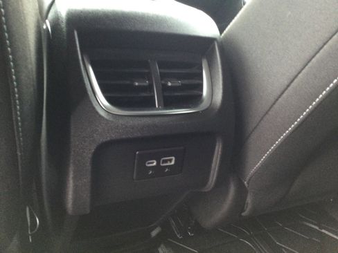 Used 2025 Chevrolet Blazer LT w/ Convenience Package image 12