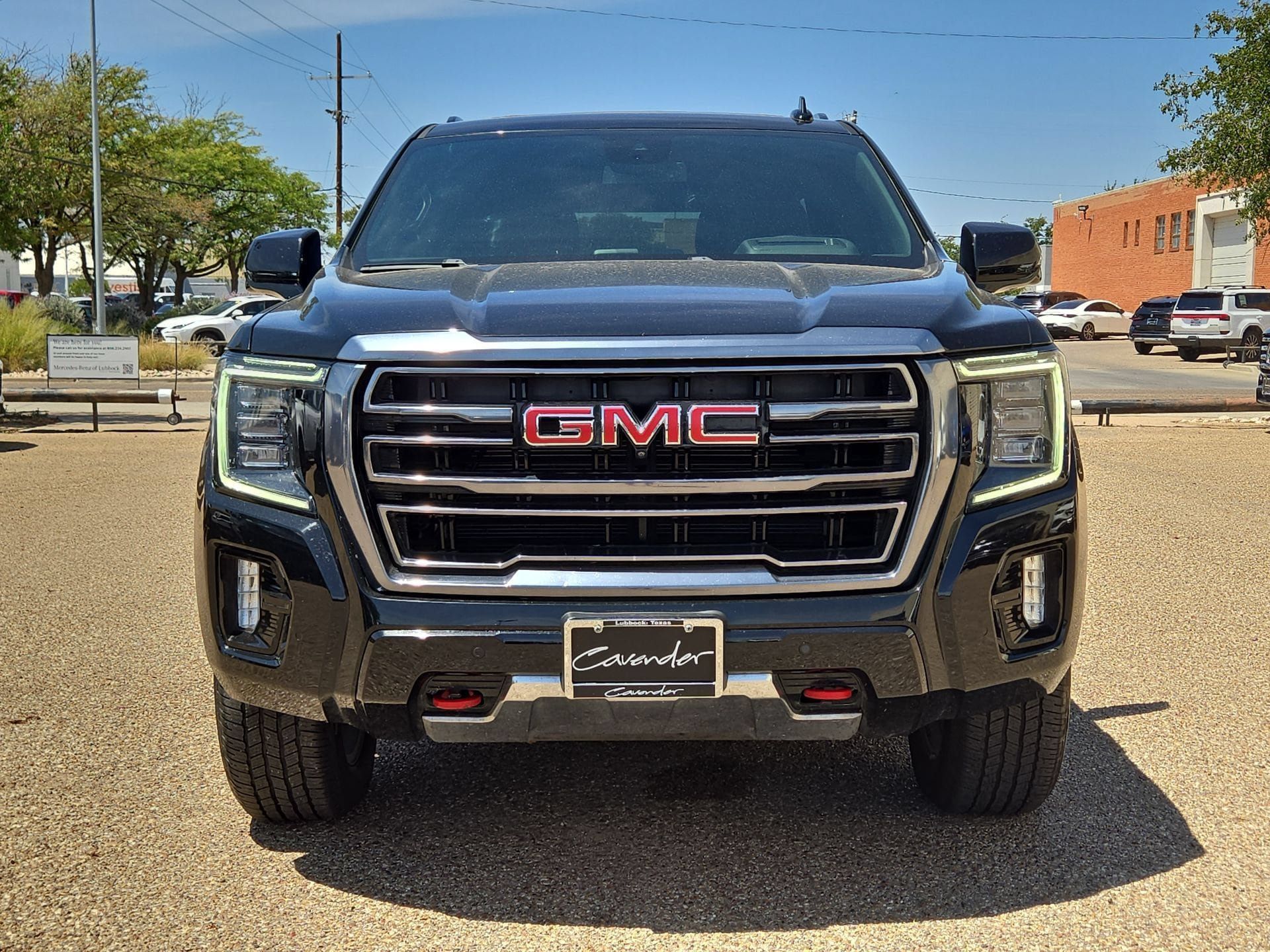 Used 2023 GMC Yukon AT4 AWD/4WD image 10