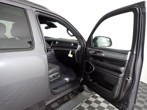 New 2026 Jeep Grand Wagoneer Limited AWD/4WD image 45