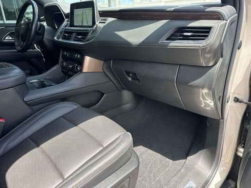 Used 2022 Chevrolet Suburban High Country w/ Premium Package 2 RWD image 14