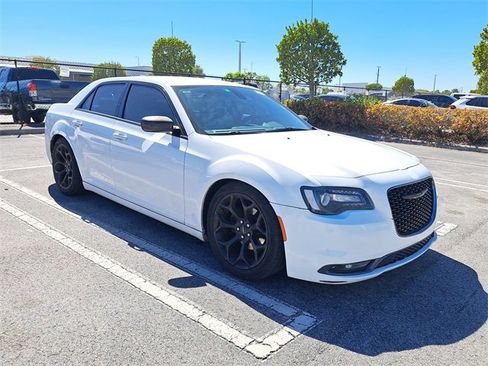 Used 2017 Chrysler 300 S image 3