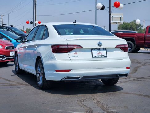 Used 2021 Volkswagen Jetta R-Line FWD image 9
