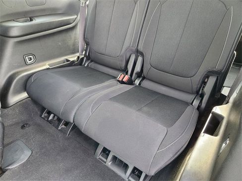 Used 2023 Jeep Grand Cherokee L Laredo image 32