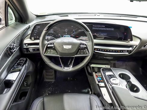 New 2025 Cadillac Lyriq Sport image 11