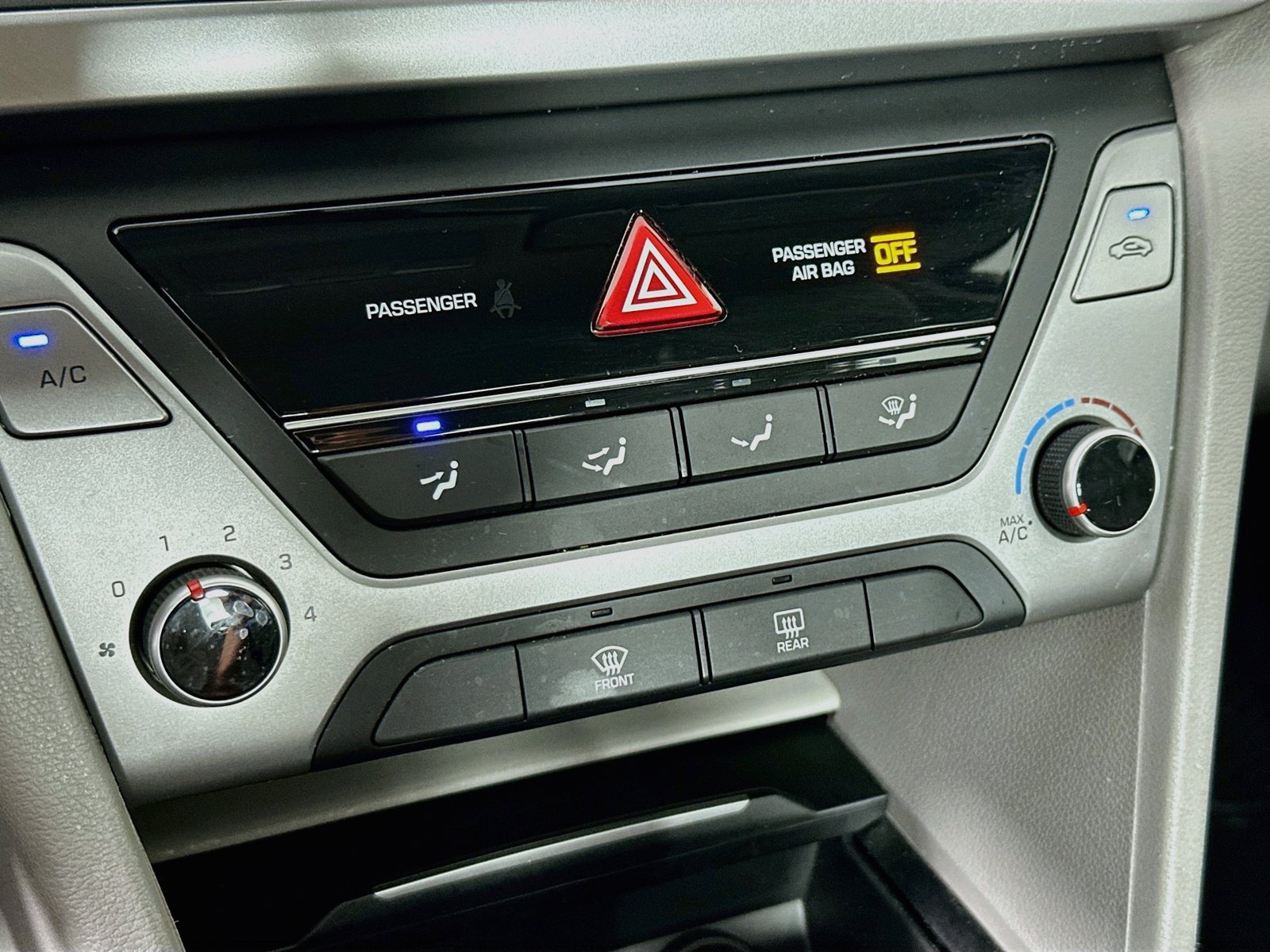 Used 2018 Hyundai Elantra SEL FWD image 16