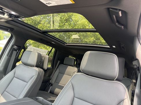 New 2026 GMC Yukon Elevation w/ Elevation Premium Package AWD/4WD image 17