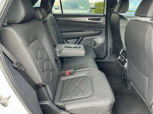 Certified 2025 Volkswagen Atlas Cross Sport SE image 20