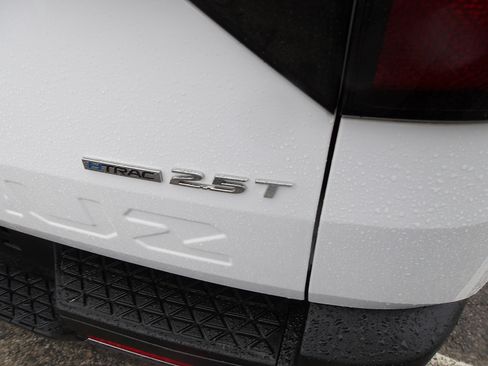 Certified 2022 Hyundai Santa Cruz Limited image 9