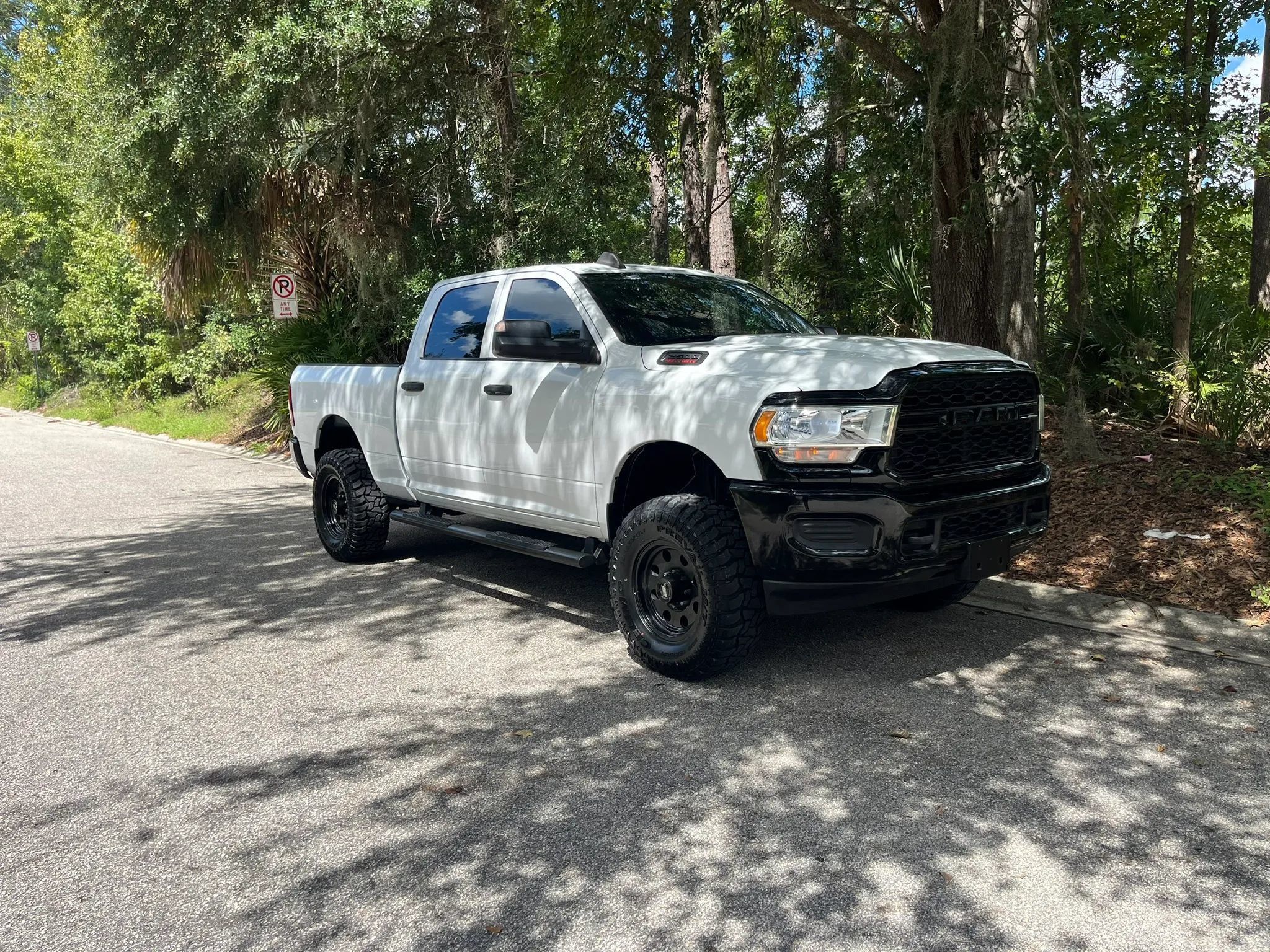 Used 2019 RAM 2500 Tradesman w/ Chrome Appearance Group AWD/4WD image 4