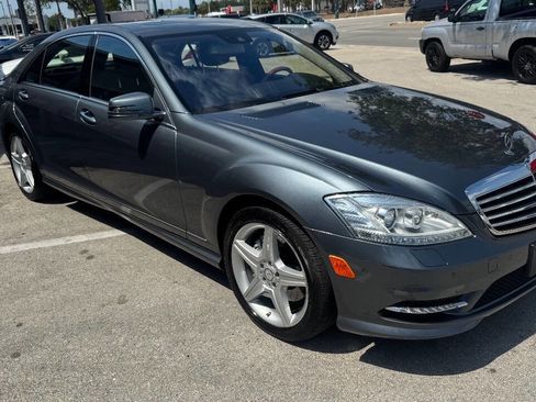 Used 2011 Mercedes-Benz S 550 4MATIC image 3