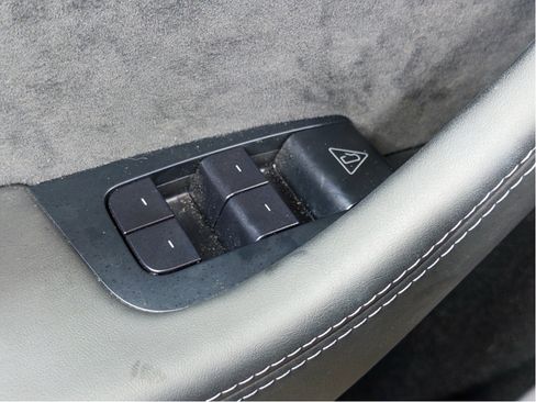 Used 2026 Tesla Model Y Long Range AWD/4WD image 18