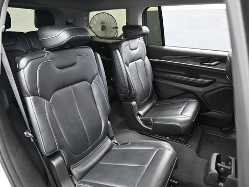 Used 2023 Jeep Grand Cherokee L Limited AWD/4WD image 48