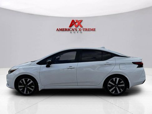 Used 2021 Nissan Versa SR image 2