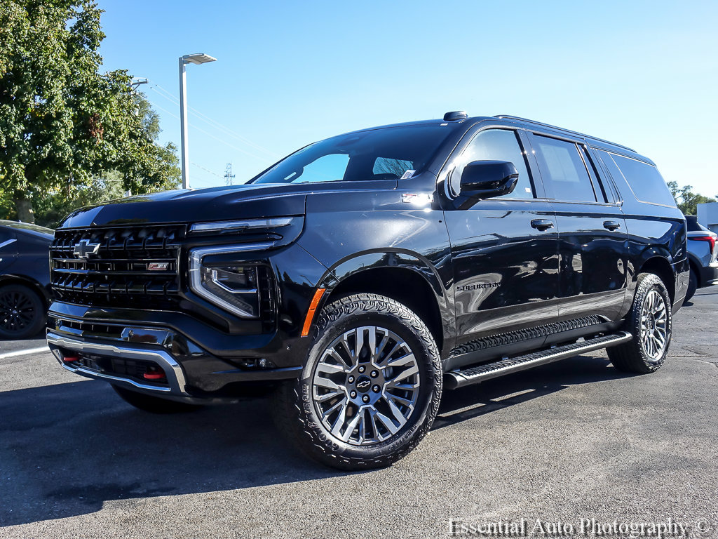 Used 2025 Chevrolet Suburban Z71 AWD/4WD image 2