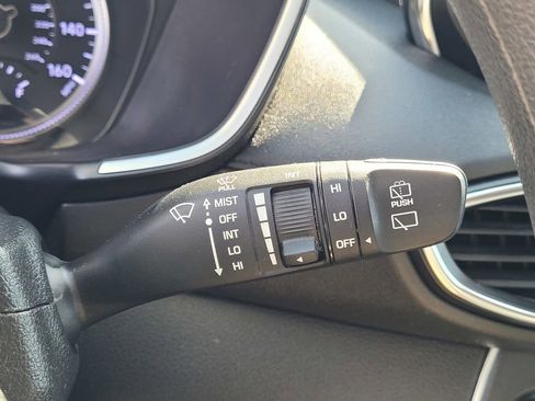 Used 2020 Hyundai Santa Fe SE FWD image 17