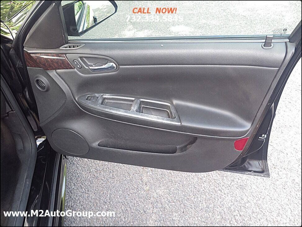 Used 2016 Chevrolet Impala LT FWD image 16