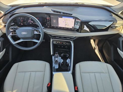 New 2025 Audi Q5 Premium image 4