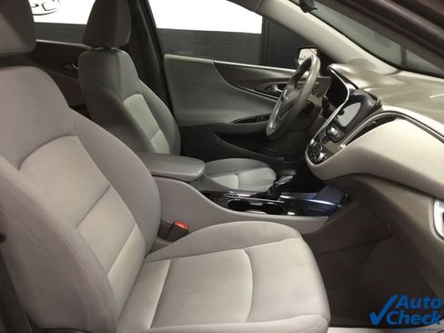 Used 2022 Chevrolet Malibu LT image 35