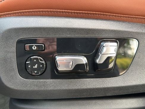 New 2026 BMW X5 xDrive40i w/ M Sport Package AWD/4WD image 7