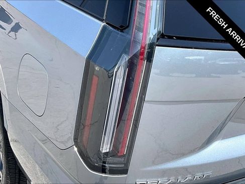 Used 2025 Cadillac Escalade V AWD/4WD image 23