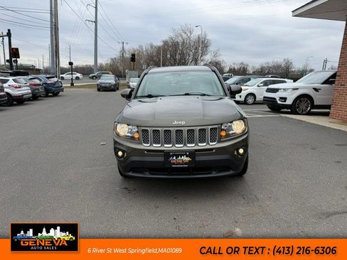 Used 2016 Jeep Compass Latitude image 2