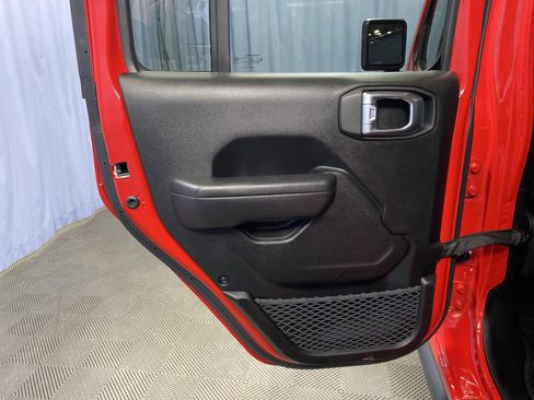 Certified 2023 Jeep Wrangler Willys image 21