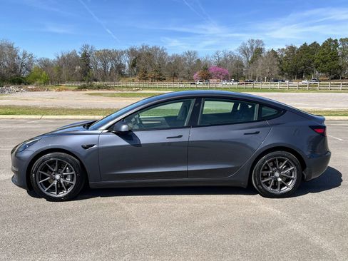 Used 2023 Tesla Model 3 Standard Range image 7