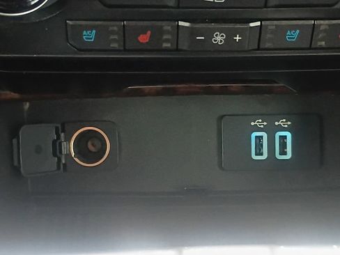 Used 2016 Ford F150 Platinum w/ Equipment Group 701A Luxury AWD/4WD image 6