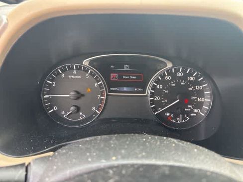 Used 2018 Nissan Pathfinder SV image 13