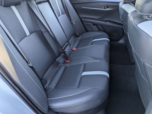 Used 2025 Toyota Camry SE image 28