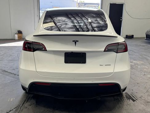Used 2022 Tesla Model Y Performance image 3