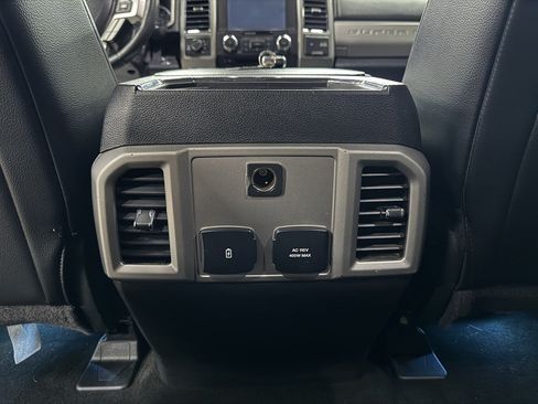 Used 2018 Ford F250 Lariat w/ Lariat Ultimate Package AWD/4WD image 28
