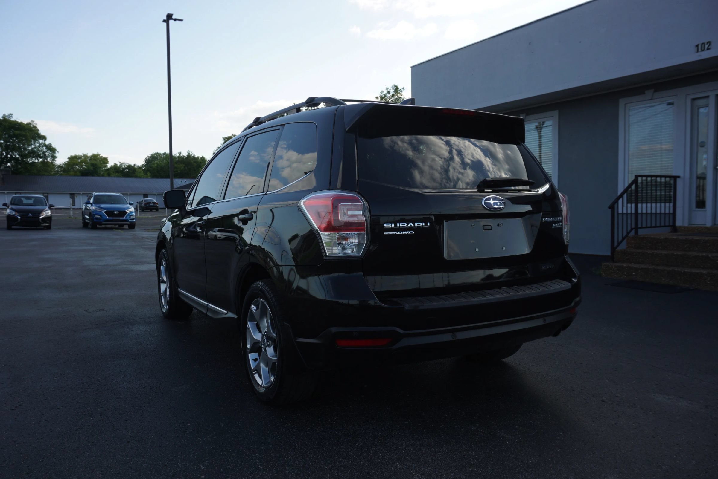 Used 2017 Subaru Forester 2.5i Touring AWD/4WD image 7