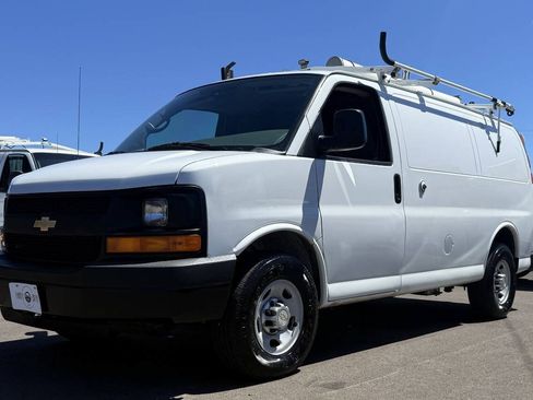 Used 2013 Chevrolet Express 2500 RWD image 3