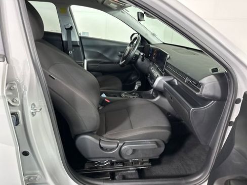 Used 2025 Hyundai Kona SEL image 28