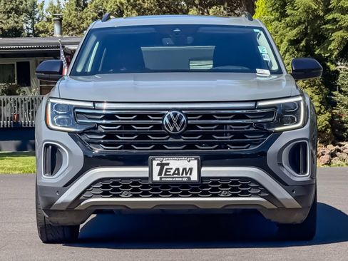 Used 2024 Volkswagen Atlas Peak Edition SEL AWD/4WD image 10