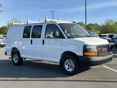 Used 2024 GMC Savana 2500 w/ Driver Convenience Package image 8