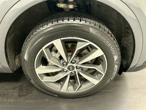 Used 2022 Audi Q5 2.0T Premium w/ Convenience Package image 8