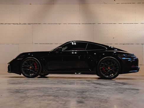 Used 2025 Porsche 911 GTS image 15
