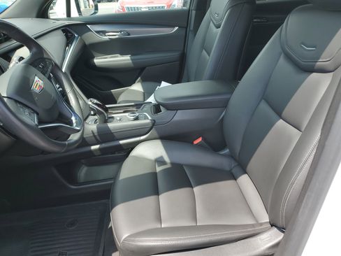 Used 2024 Cadillac XT6 Luxury w/ LPO, Floor Liner Package AWD/4WD image 16