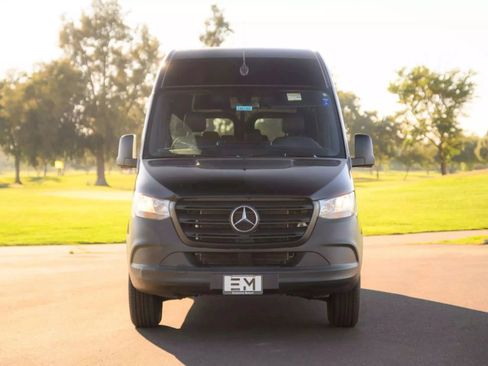 Used 2019 Mercedes-Benz Sprinter 2500 image 7