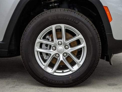 New 2024 Jeep Grand Cherokee Laredo X w/ Luxury Tech Group I image 10