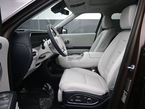 Certified 2026 Hyundai Palisade Calligraphy FWD image 12