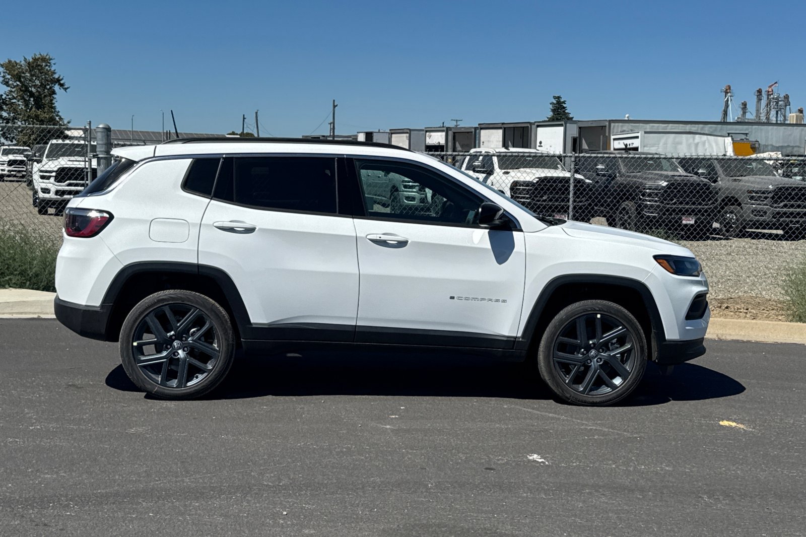 New 2026 Jeep Compass Latitude AWD/4WD image 2