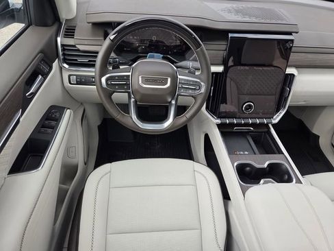 New 2026 GMC Acadia Denali w/ Super Cruise Package FWD image 9