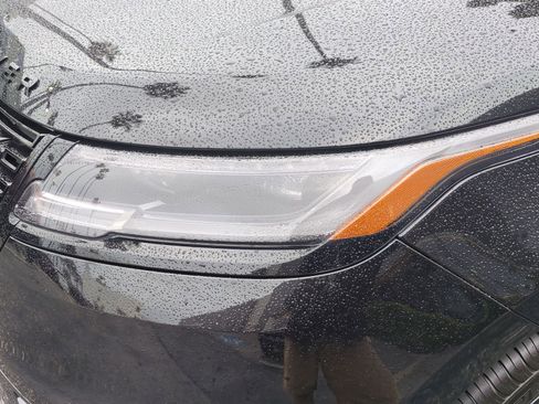 New 2026 Land Rover Range Rover Velar Dynamic SE image 10