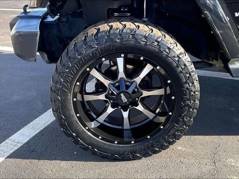 Used 2012 Jeep Wrangler Unlimited Sahara w/ Connectivity Group image 9