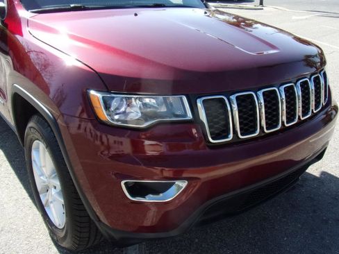 Used 2017 Jeep Grand Cherokee Laredo w/ Quick Order Package 2BE RWD image 3