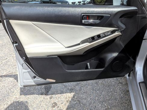 Used 2015 Lexus IS 250 4dr Sport Sdn AWD image 11