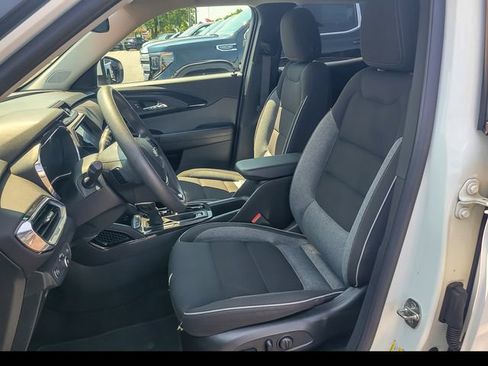 Certified 2022 Chevrolet TrailBlazer LT w/ Convenience Package AWD/4WD image 14